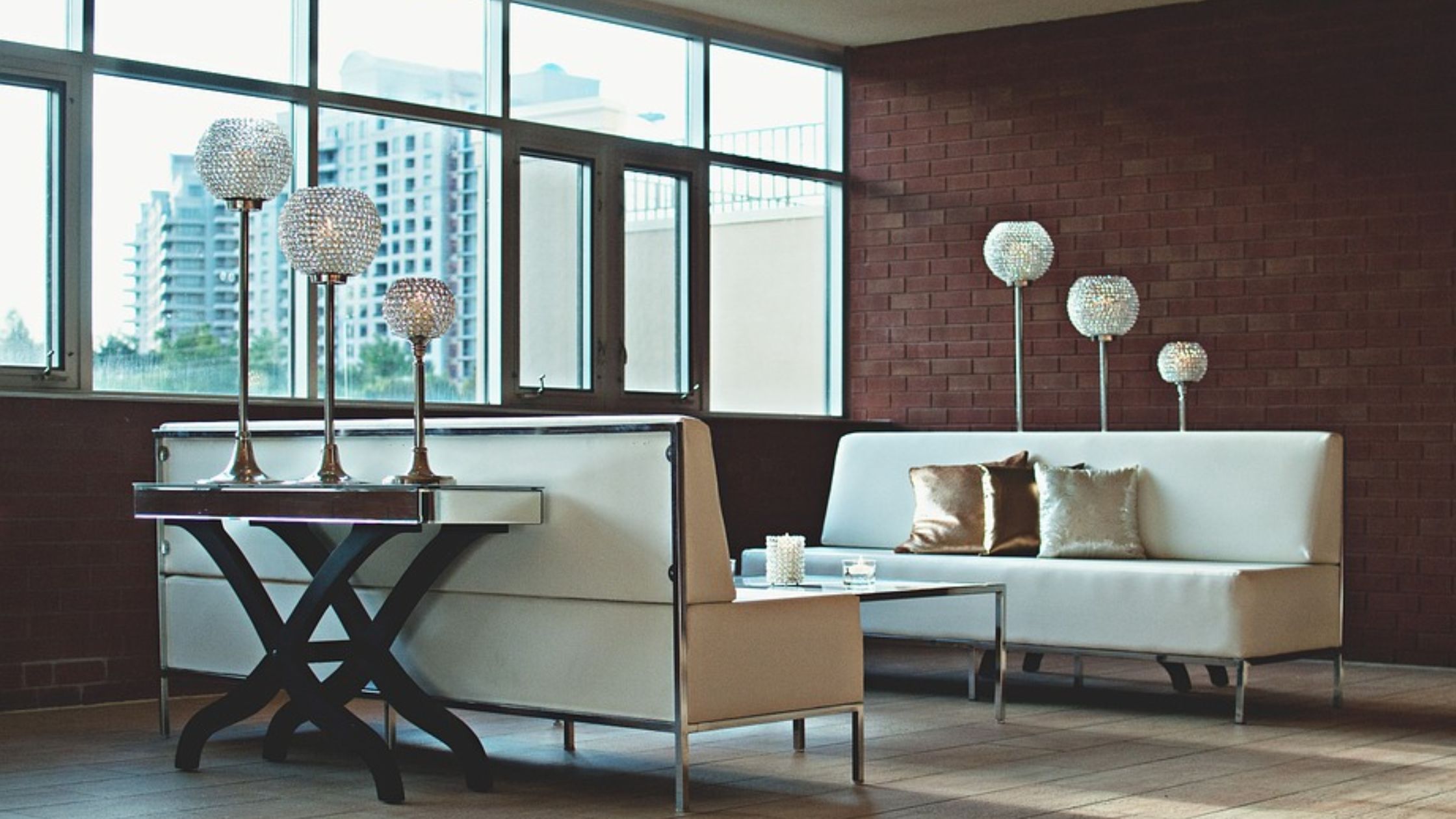 Apartment, Living room with windows